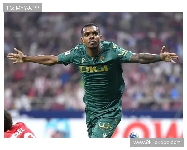 争议红牌改变战局，伯恩利球员皮雷斯染红导致球队十人应战