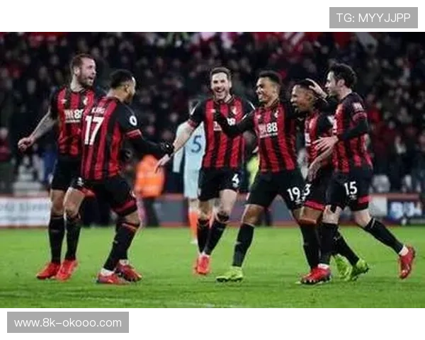 伯恩茅斯伯恩利保级战，上半场1-1平局，双方谨慎试探